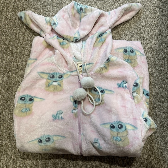 Pink Hooded Onesie with Baby Yoda Print - Picture 1 of 2